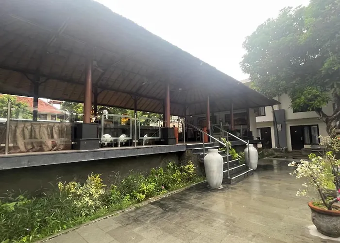 Ozz Kuta Hotel